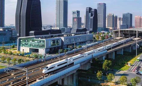 蘇州動車哪裏坐的，繁忙的旅程與城市探索的新選擇